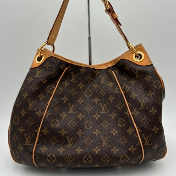 Louis Vuitton Handbag - Picture 2 of 4